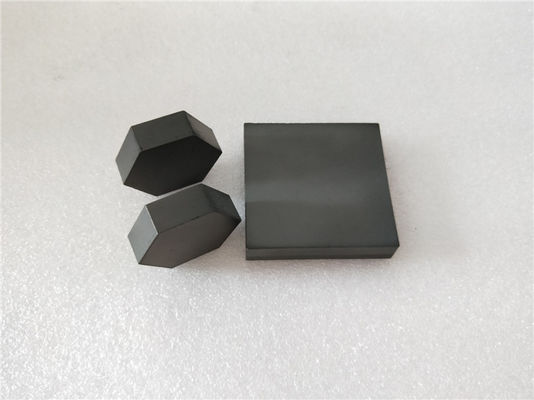 Bảng gốm B4C hình tam giác Boron Carbide Ballistic Ceramic Protective Tile