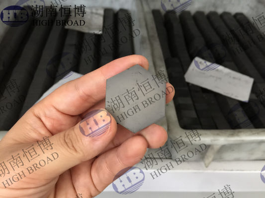 Tấm chống đạn Carbide Boron Sintered không nung R400 với khả năng bảo vệ độc lập Cấp độ IV NIJ và Thiết kế Đa cong