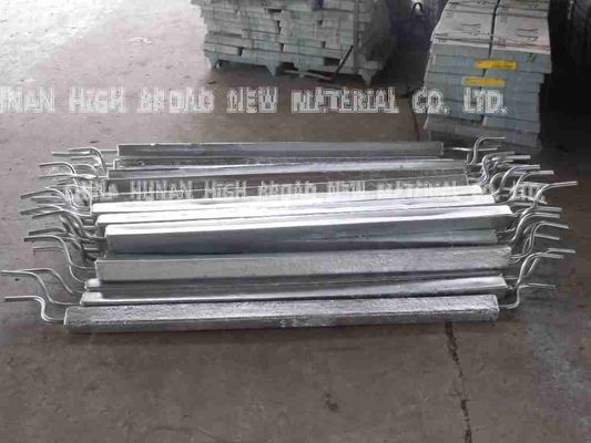 Anode nhôm gắn phẳng với lõi thanh đặc để bảo vệ chống ăn mòn bằng phương pháp cathodic ngoài khơi, tuân thủ hình dạng hình học của cấu trúc hơn và có ảnh hưởng thấp hơn đến điện trở