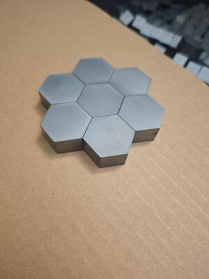 Không áp suất Sintered Silicon Carbide đơn đường cong đạn đạo tấm 250x300mm NIJ Level III+ Multi-Hit áo giáp chèn