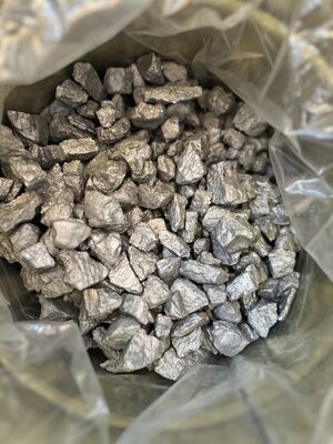 Hợp kim chính Niobium Nhôm AlNb60 Hạt 10-50mm Cấp tiêu chuẩn cho hợp kim chống ăn mòn hàng hải