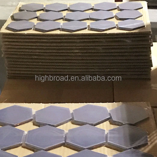 Tấm gốm Silicon Carbide nung không áp suất SW30x5mm Lục giác dạng khảm Tấm giáp chống đạn